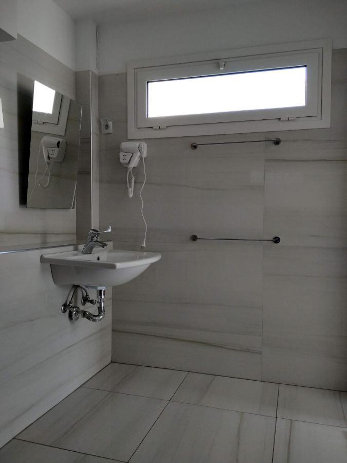 Hotel Avra 3*